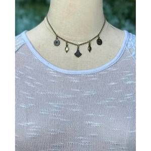 NEW INSPIRE DESIGNS petite dangle necklace in gold